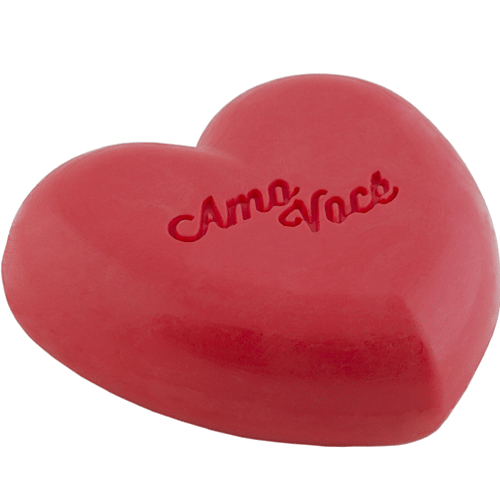 Sabonete Amo Você em formato de coração e aroma de amora com creme linha Looking for Love - Divulgação