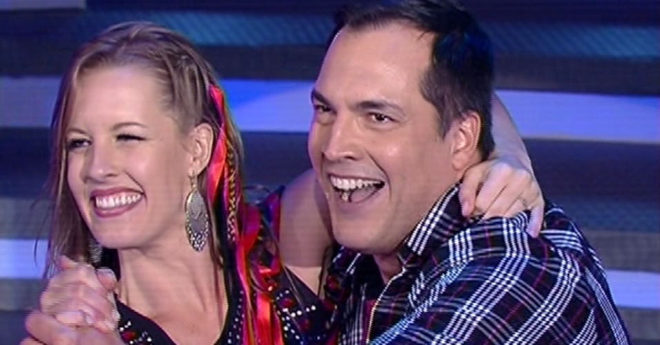 Daniel Boaventura e Juliana Valcézia dançam Fiorino", de Gabriel Gava, na noite forró na "Dança dos Famosos"