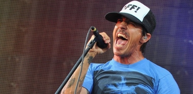 A banda Red Hot Chili Peppers, líderada pelo vocalista Anthony Kiedis, se apresentou no sábado (8) - Theo Wargo/Getty Images