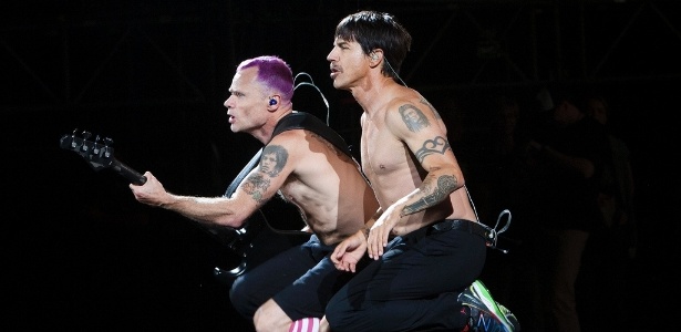 A banda Red Hot Chili Peppers, líderada pelo vocalista Anthony Kiedis, se apresentou no sábado (8) - Jack Edinger/OrionMusic