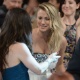 10.jun.2013 - A atriz Kaley Cuoco se emociona ao ser premiada com o prêmio de melhor atriz coadjuvante pela série "The Big Bang Theory" - Getty Images