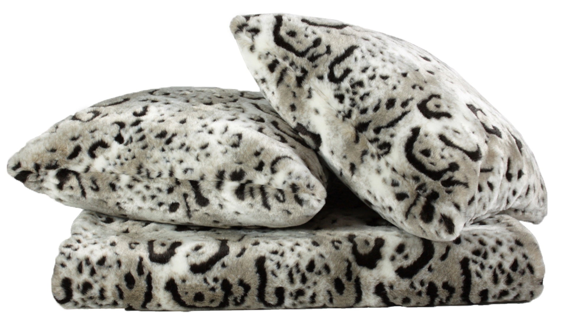 A manta, disponível nas cores preta e cinza e nas estampas "onça" e listrada, é produzida com tecido acrílico e forro em poliéster. O kit com a peça (120 cm por 150 cm) e duas almofadas (45 cm por 45 cm, cada) custa R$ 456 na Lolahome (www.lolahome.com.br) I Preços pesquisados em junho de 2013 e sujeitos a alterações - Divulgação