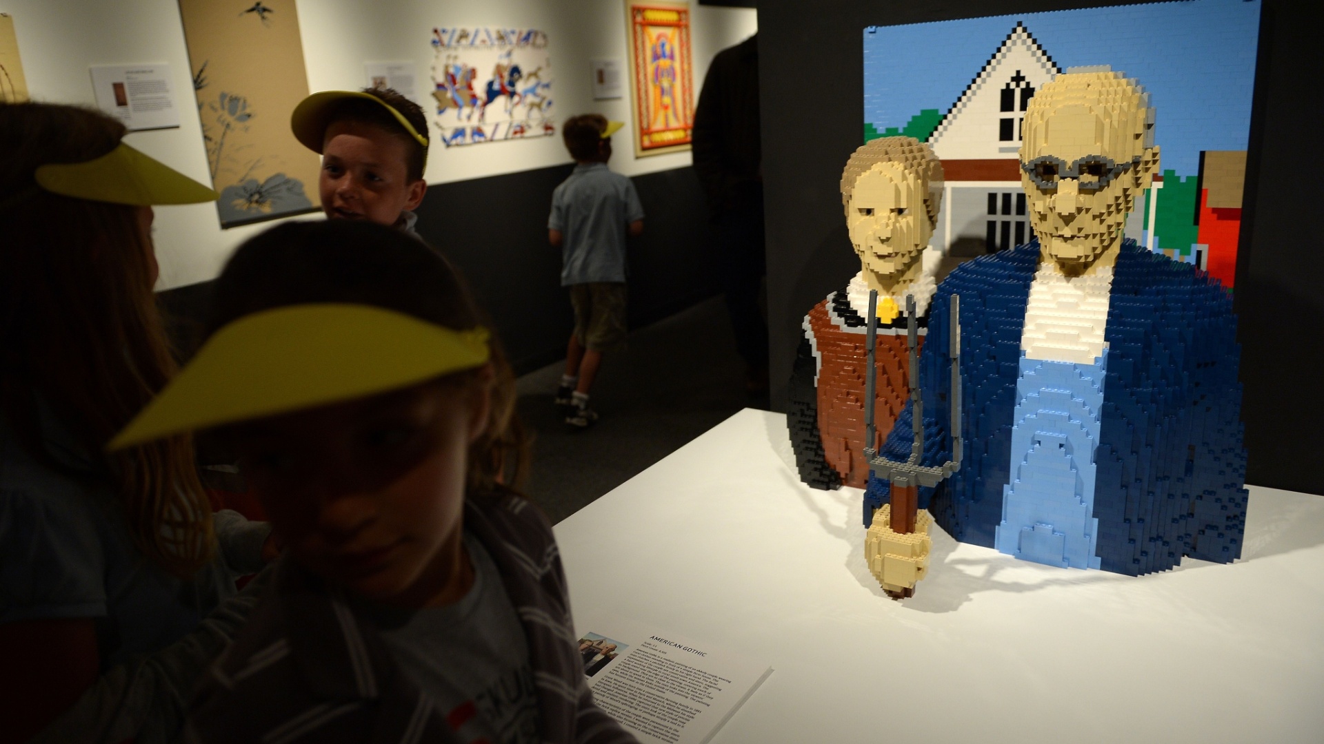A mostra ?The Art of the Bricks?, de Nathan Sawaya, começa em Nova York no dia 14 de junho até janeiro de 2014. O artista plástico utiliza peças do tradicional brinquedo Lego para criar novas esculturas - AFP PHOTO/Emmanuel Dunand