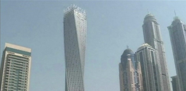Em Dubai, a Torre Cayan tem 310 metros de altura e conta com 73 andares - Reprodução/ BBC