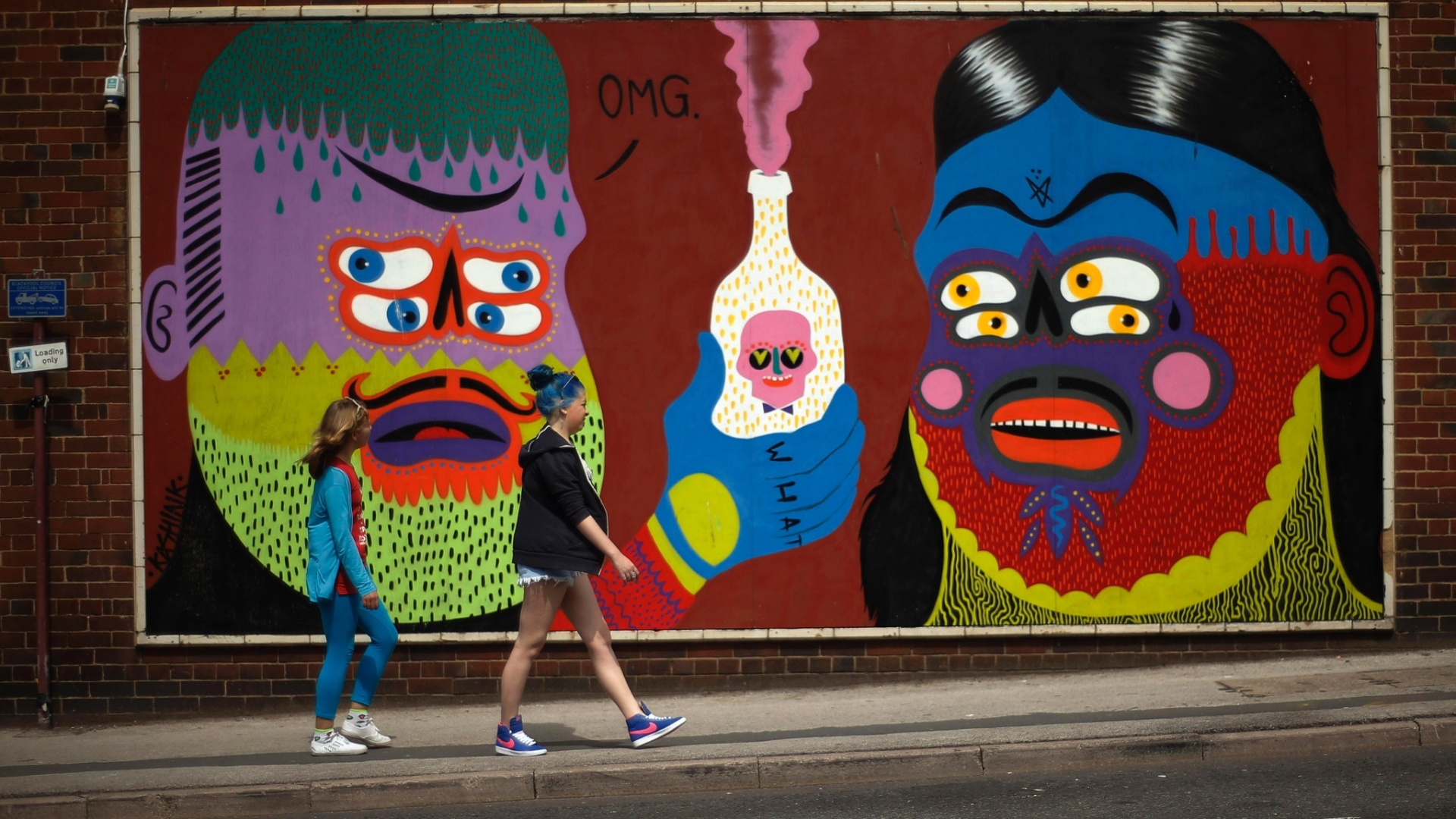 18.junho.2013 - O evento foi criado pelo artista de rua Robin Rossart e surgiu com a criação de um espaço na costa londrina onde agora está instalado um museu a céu aberto na costa Flyde - REUTERS/Phil Noble