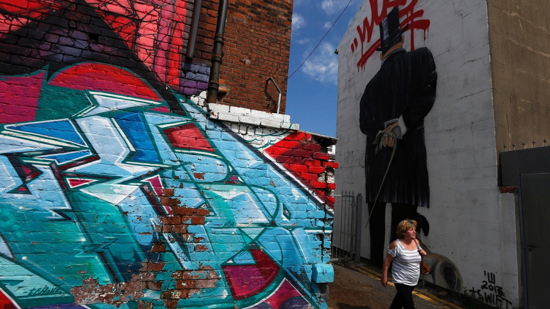 18.junho.2013 - O evento foi criado pelo artista de rua Robin Rossart e surgiu com a criação de um espaço na costa londrina onde agora está instalado um museu a céu aberto na costa Flyde - REUTERS/Phil Noble
