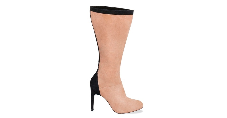 A bota bege e preta de couro usada por Amora (Sophie Charlotte) em "Sangue Bom" custa R$ 929, na Lliée (www.lliee.com.br). Preço pesquisado em junho de 2013 e sujeito a alterações - Divulgação