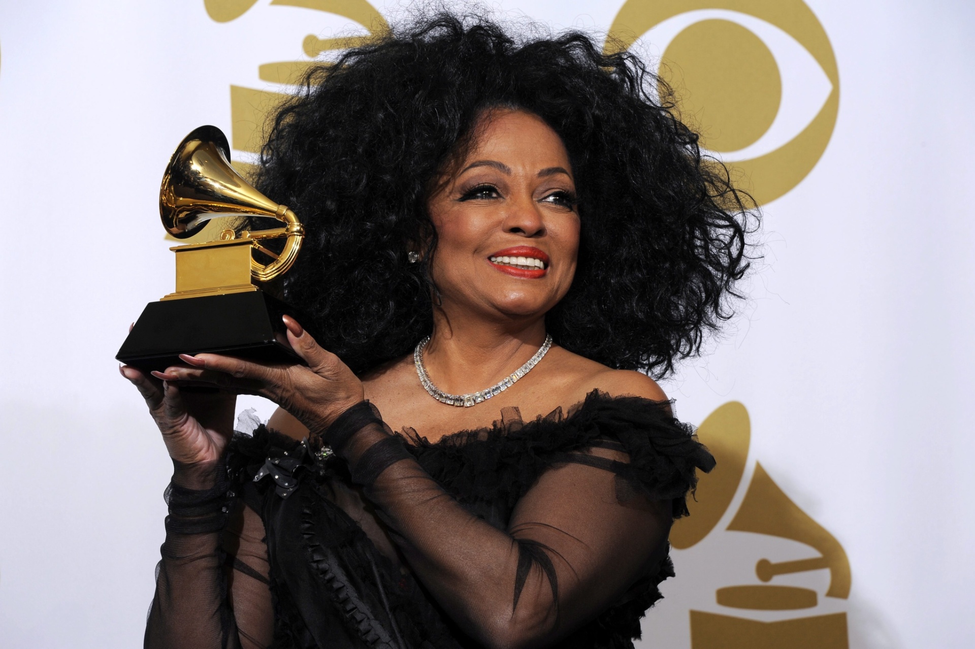 A cantora Diana Ross recebe prêmio por sua carreira durante a 54ª edição do prêmio Grammy, em 2012 - Paul Buck/EPA/EFE