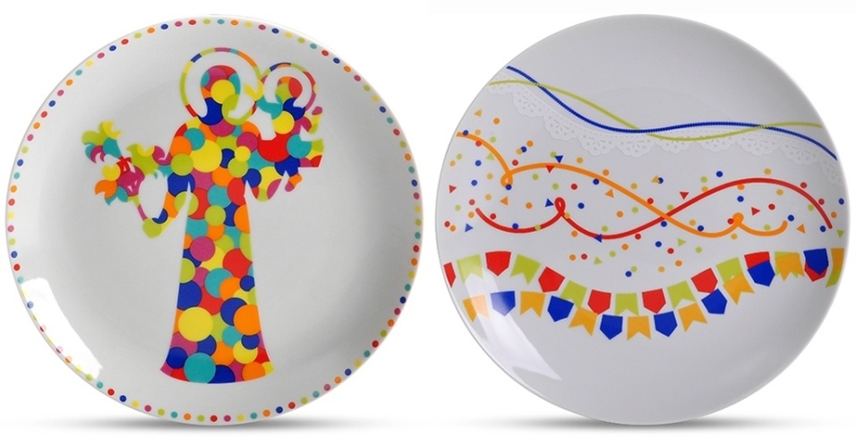Os pratos decorativos, da WE, possuem estampas com inspiração junina. O de bandeirinhas (à dir.) mede 24,5 cm de diâmetro, custa R$ 55 e foi desenhado pelo Studio Doca. O que homenageia Santo Antonio, criado pela Bar Design, possui 19 cm de diâmetro e custa R$ 44. Ambos vêm com suporte de metal e estão disponíveis na loja virtual Deposito Santa Mariah (www.depositosantamariah.com.br) | Preços consultados em junho de 2013 e sujeitos a alterações - Divulgação