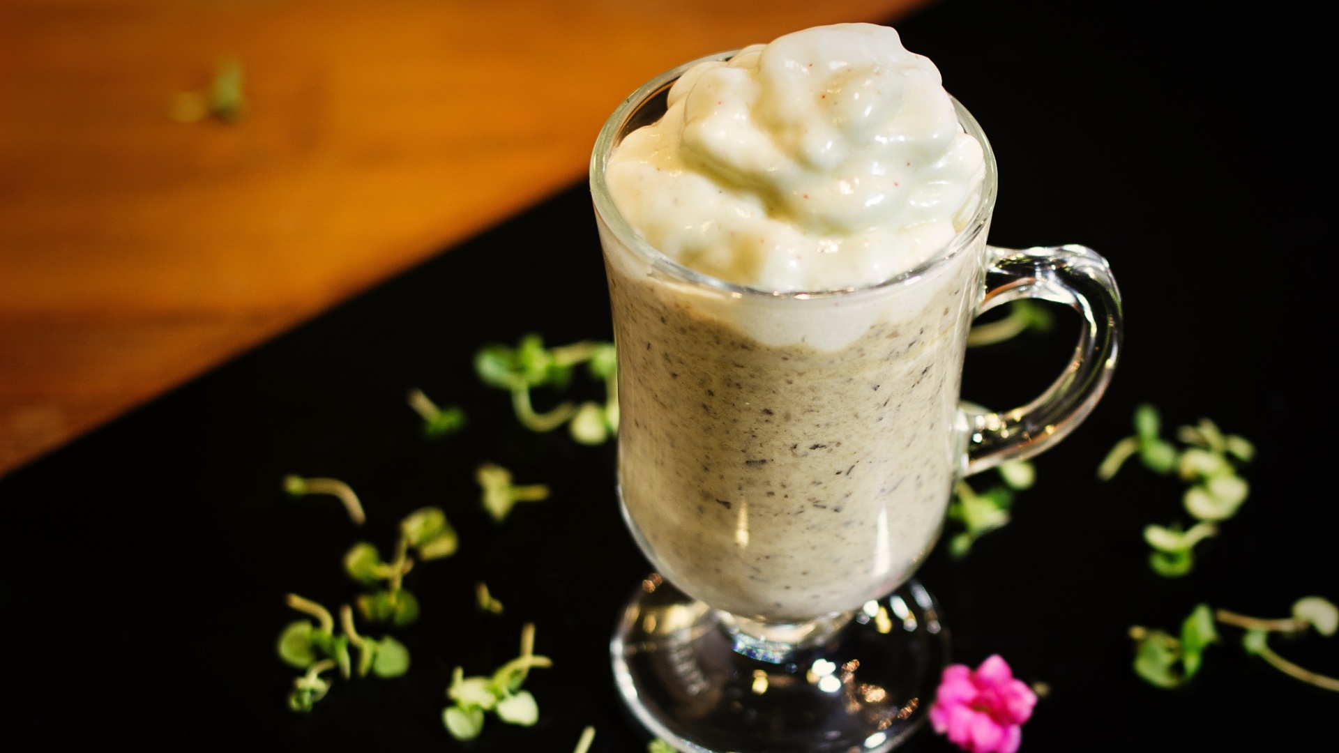 Capuccino de cogumelos com espuma de parmesão; do Buffet Vivi Barros (www.buffetvivibarros.com.br) - Divulgação/Buffet Vivi Barros