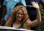 Shakira vai a consulado e acena para fãs no centro do Rio - Andre Freitas / AgNews 