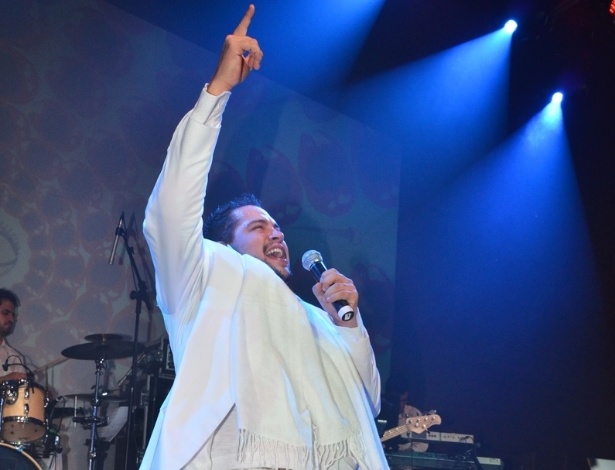 21.jun.2013 - Tiago Abravanel se apresenta no hotel Unique, em São Paulo na comemoração dos 15 anos do TUCCA - Caio Duran/AgNews