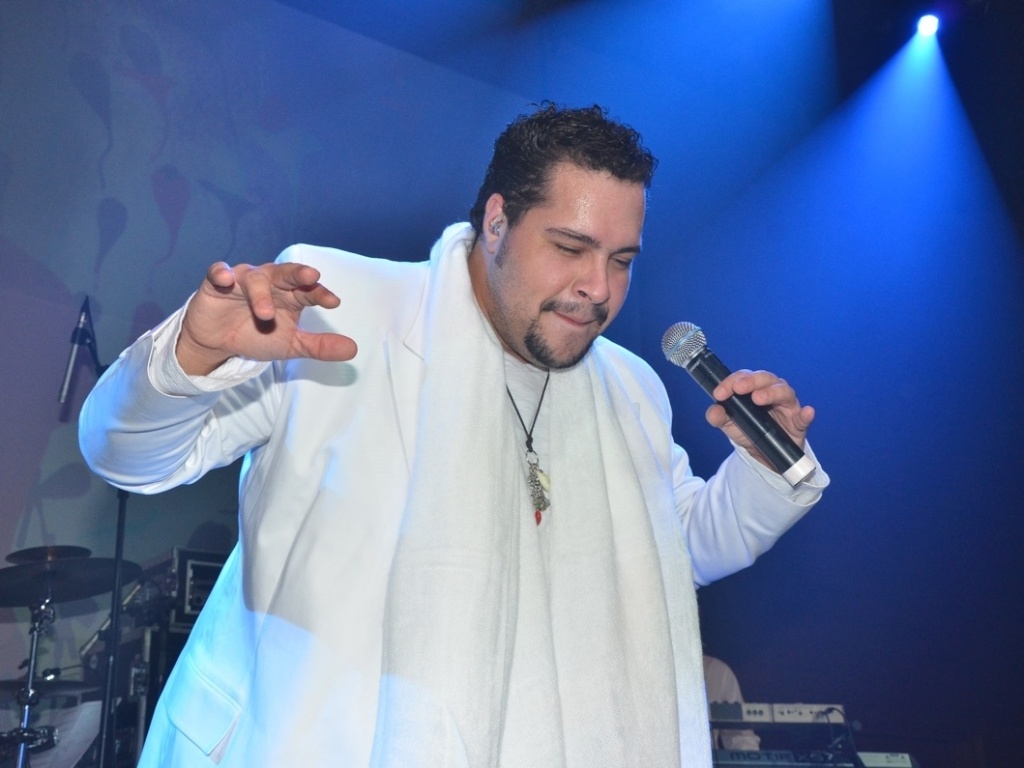 21.jun.2013 - Tiago Abravanel se apresenta no hotel Unique, em São Paulo na comemoração dos 15 anos do TUCCA - Caio Duran/AgNews