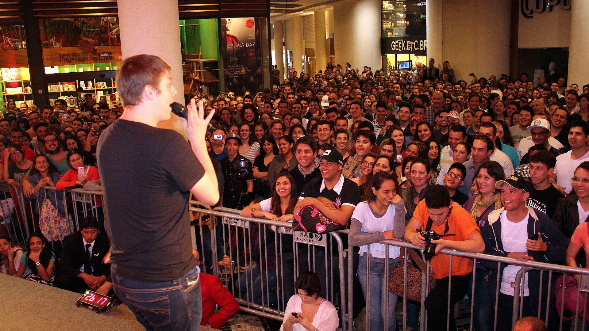 24.jun.2013 - Fábio Porchat se apresenta durante o festival de humor Risadaria 2013 - Divulgação