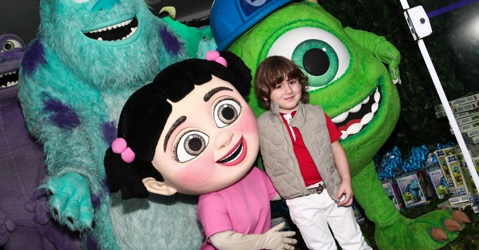 24.jun.2013 - Pietro, filho de Otávio Mesquita, comemora seus quatro anos em casa de festas em São Paulo