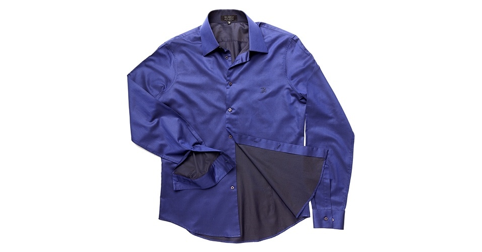 Camisa dupla face. R$ 475, no Ricardo Almeida (Tel.: 11 3887-4114). Preço pesquisado em junho de 2013 e sujeito a alteração - Divulgação