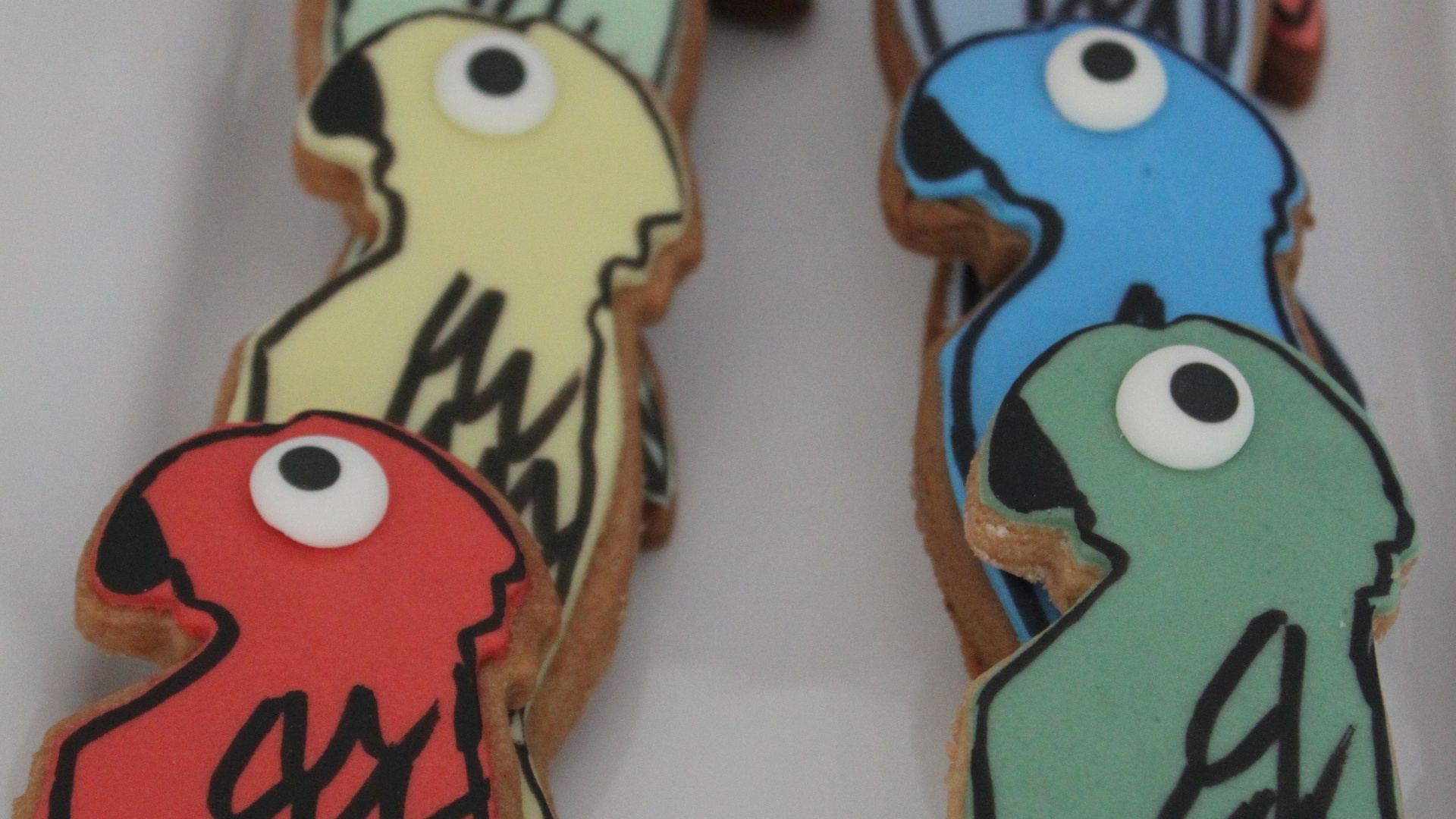 Os papagaios de pirata também estão nesses biscoitos amanteigados, bem coloridos - Divulgação