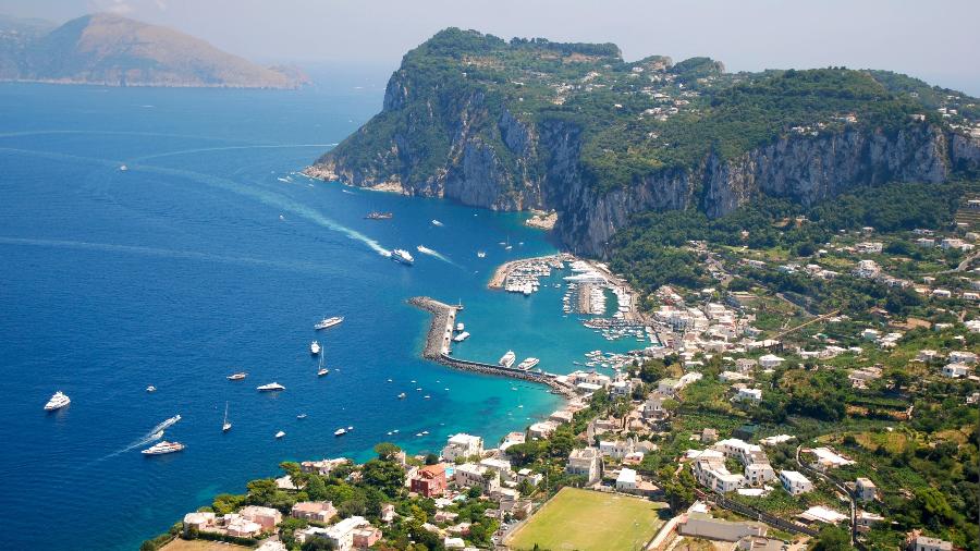 Vista geral da ilha de Capri, na Itália