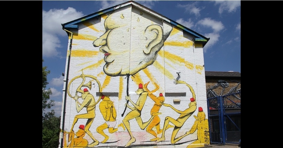 "O Triunfo de Davi" foi criado em referência ao pintor francês do século 17, Nicolas Poussin. O quadro original de Poussin está em exibição na Galeria de Pinturas de Dulwich. Um Davi vitorioso está carregando a cabeça do gigante Golias para Jerusalém. O autor do mural é conhecido como RUN - BBC