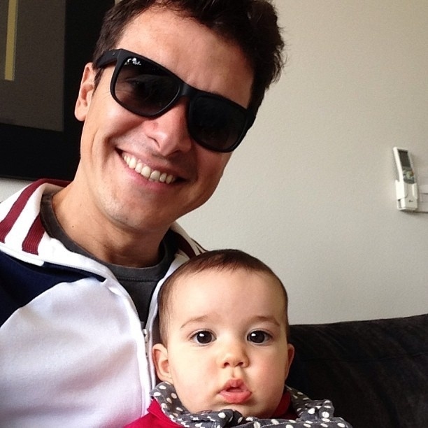 29.jun.2013 - Rodrigo Faro publica foto com a filha caçula