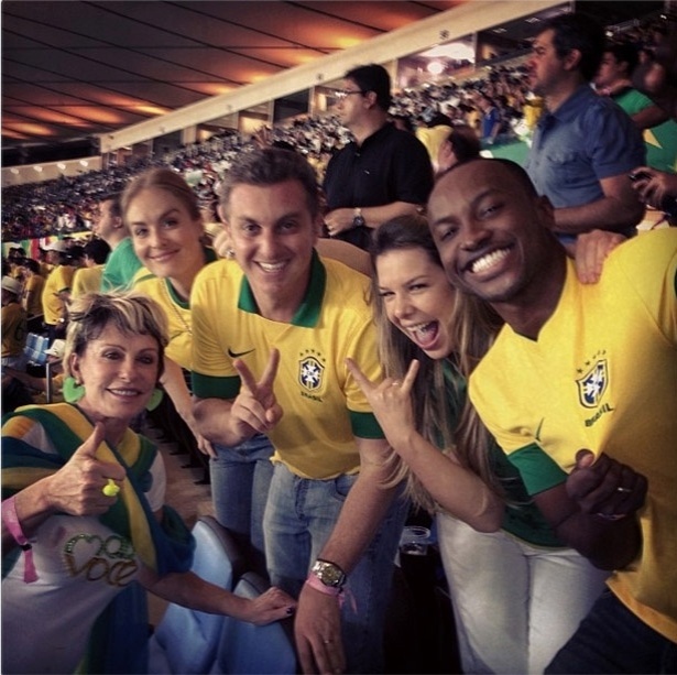 Famosos comemoram vitória do Brasil na final da Copa das Confederações