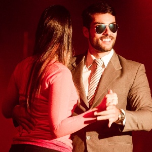 27.jun.2013 - Apresentação do modelo e dançarino Bruno Camargo, de 25 anos, no Clube das Mulheres. O paulistano faz um show no qual interpreta o personagem Christian Grey, retratado no best-seller "Cinquenta Tons de Cinza", de E.L. James. - Leonardo Soares/UOL