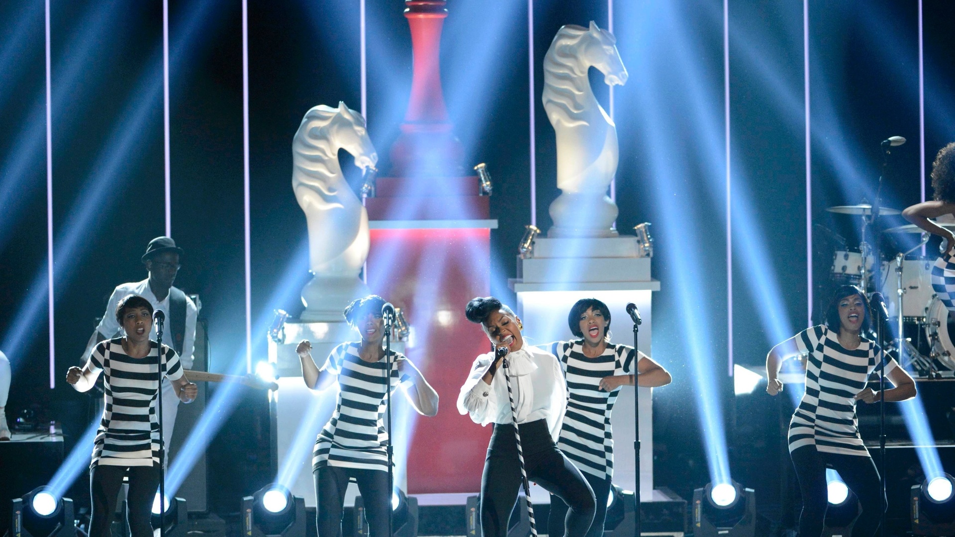 30.jun.2013 - O BET Awards também teve show da cantora Janelle Monáe - Phil McCarten/Reuters
