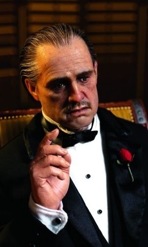 Boneco do personagem Don Corleone, interpretado pelo ator Marlon Brando, no filme "O Poderoso Chefão"