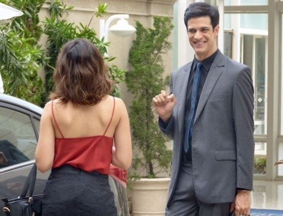 Em "Amor à Vida", Félix desconfia de que Aline tenha caso com César