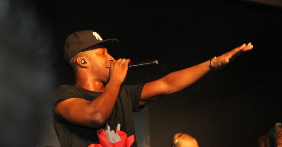 2.jul.2013 - Thiaguinho, dono dos hits "Ousadia e Alegria" e "Desencana", se apresenta no Club A São Paulo, na capital paulista - Thiago Duran/AgNews
