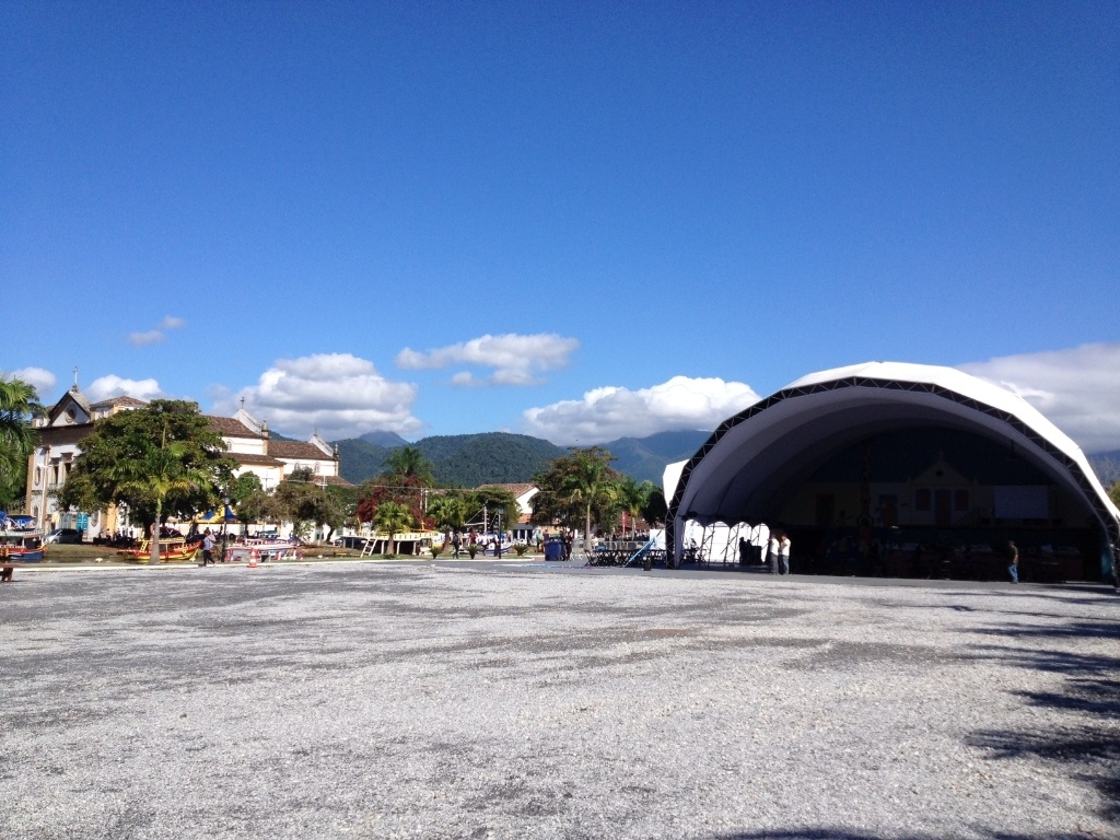 3.jul.2013 - Tenda da Flip 2013 - Mirella Nascimento/UOL