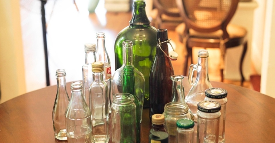 passo a passo jardinagem - arranjos em garrafas - Fernando Donasci/ UOL