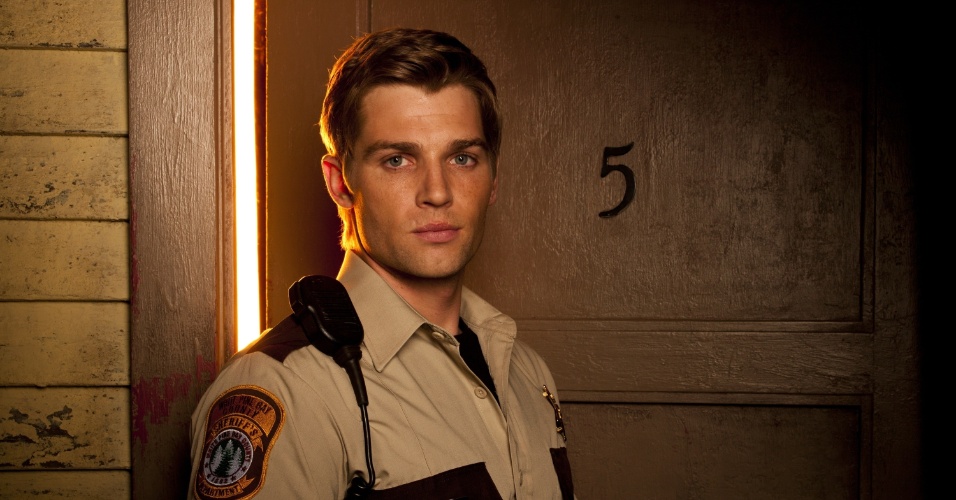 Zack Shelby (Mike Vogel) é um dos policiais da série "Bates Motel"