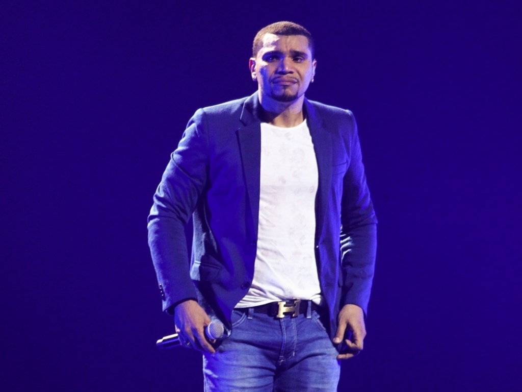 3.jul.2013 - Cantor Naldo se emociona durante apresentação em São Paulo. O artista grava DVD ao vivo no Credicard Hall, recebendo convidados como Zezé Di Camargo e Luciano e Ivete Sangalo. Na plateia, nomes como o do humorista Ceará e Mirella Santos, além da ex-BBB Kelly - Manuela Scarpa / Foto Rio News