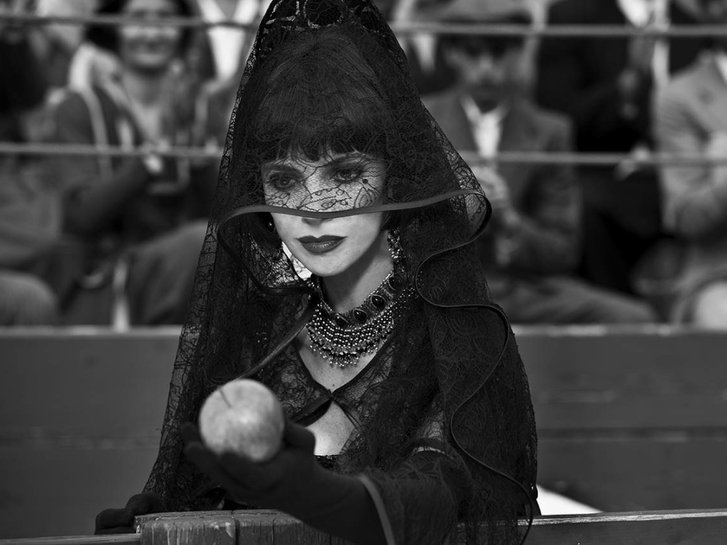 Cena do filme "Branca de Neve", adaptação do clássico conto de fadas assinada por Pablo Berger - Divulgação / Imovision