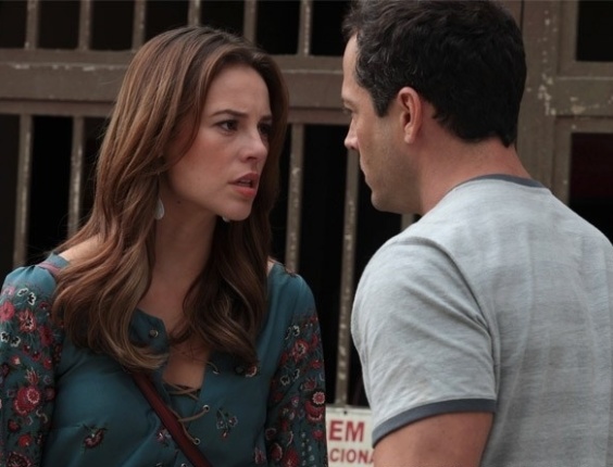 Em "Amor à Vida", Paloma (Paolla Oliveira) diz a Bruno (Malvino Salvador) que é a verdadeira mãe de Paulinha (Klara Castanho)