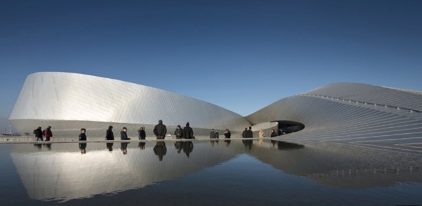 Inspirado por formas encontradas na natureza, o novo aquário nacional da Dinamarca, o Blue Planet, da 3XN - Adam Mørk/ BBC