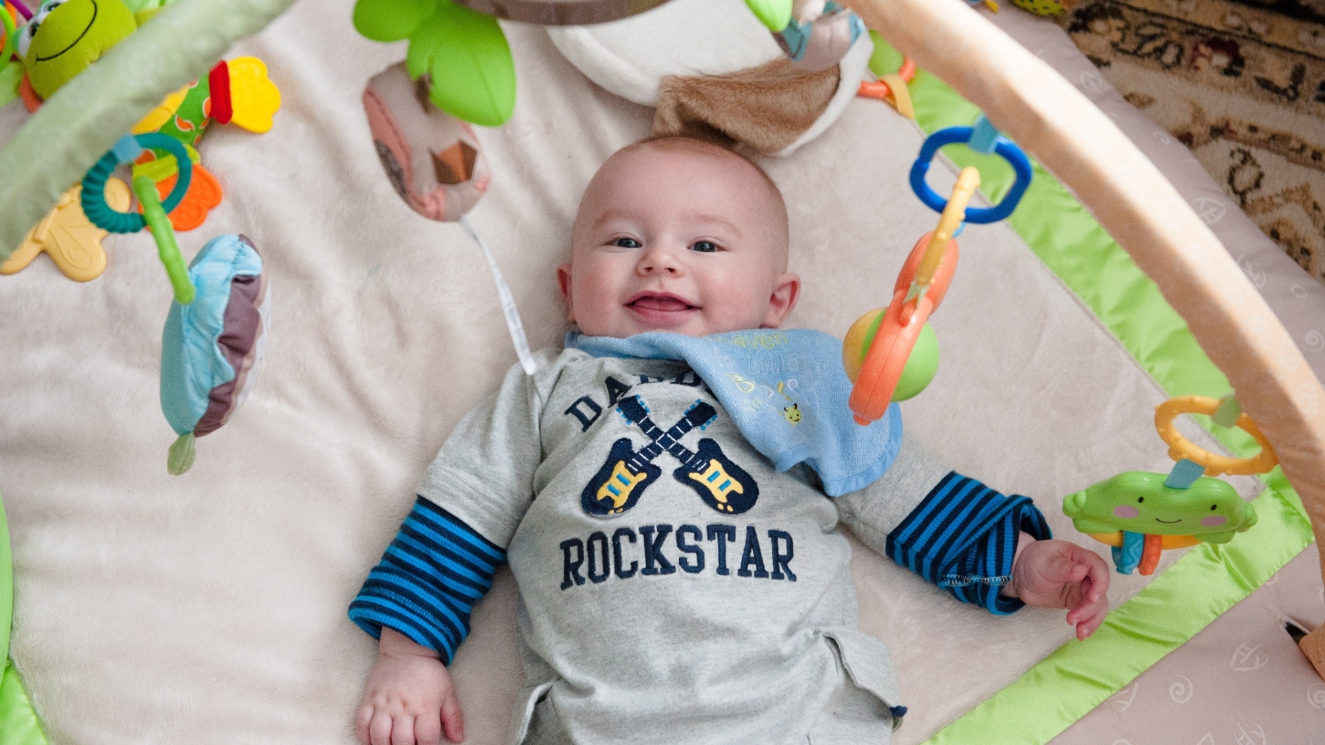 Joseph Girard, na foto, com três meses - Divulgação Fisher-Price