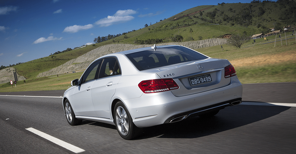 Mercedes-Benz Classe E 250 Turbo Avantgarde - Divulgação