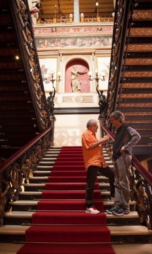 O cineasta João Jardim (dir.) conversa com o diretor de fotografia do longa, Walter Carvalho - Bruno Veiga