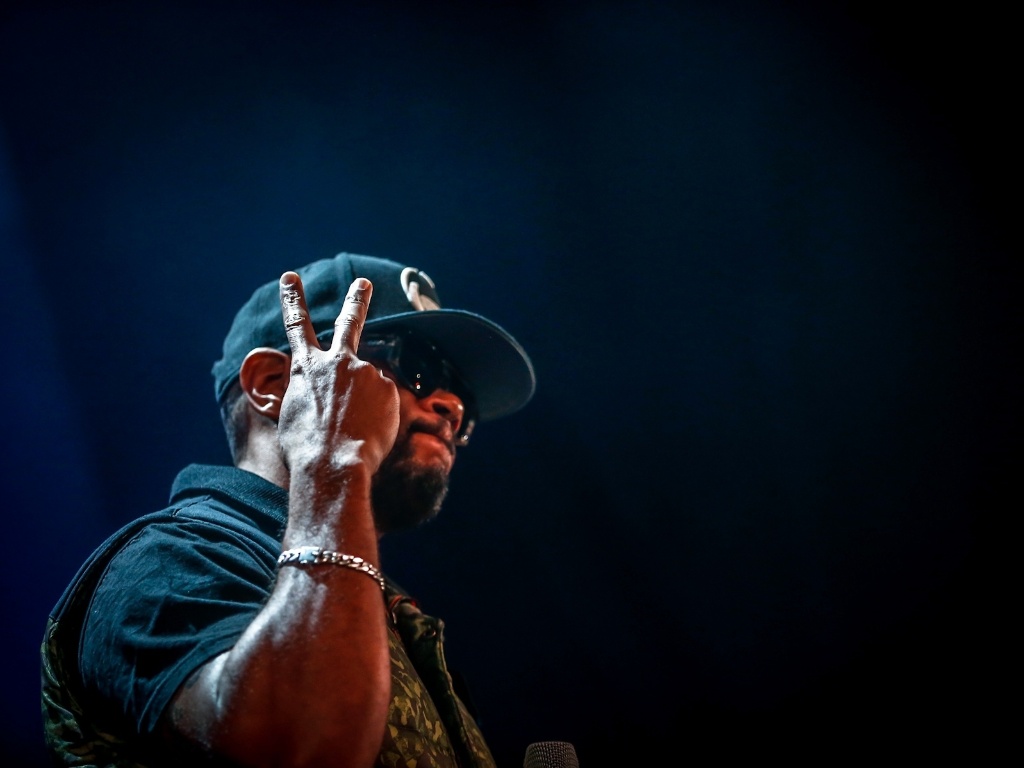 Fotos: Edi Rock, do Racionais MC's, lança álbum com casa lotada em São ...