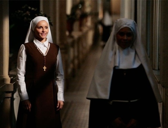 Em "Flor do Caribe", Doralice entra para convento como beata