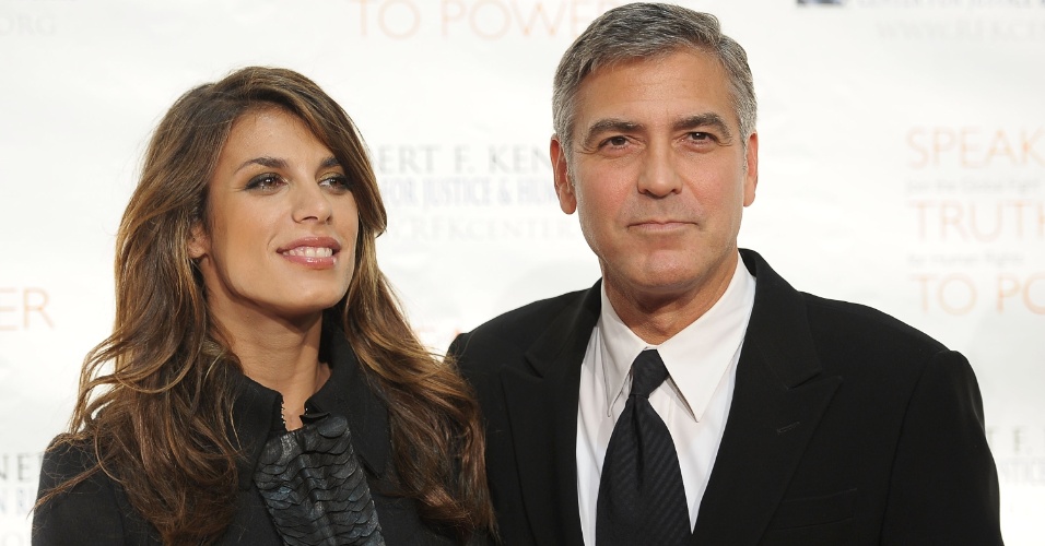 Os rumores sobre o namoro de George Clooney com a apresentadora e modelo italiana Elisabetta Canalis começaram em julho de 2009. Eles apareceram juntos pela primeira vez durante o Festival de Cinema de Veneza em setembro do mesmo ano. Clooney e Canalis terminaram o relacionamento em junho de 2011