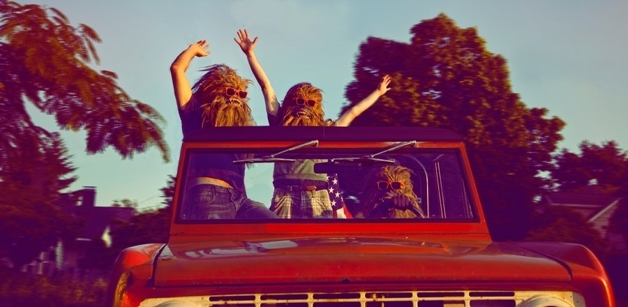 Bando de Wookies curtem a vida adoidado em série do fotógrafo e artista americano Mako Miyamoto - Mako Miyamoto/NeonWerewolf.com