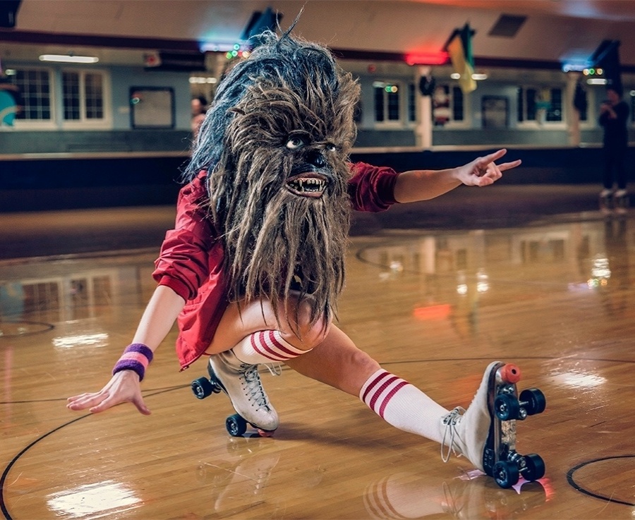 Wookie fêmea mostra habilidade nos patins em série do fotógrafo americano Mako Miyamoto - Mako Miyamoto/NeonWerewolf.com