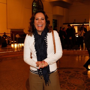 Antes de estrear no "Casos de Família", Regina Volpato também foi locutora de várias chamadas no SBT, assim como a inserção de falas dos artistas
