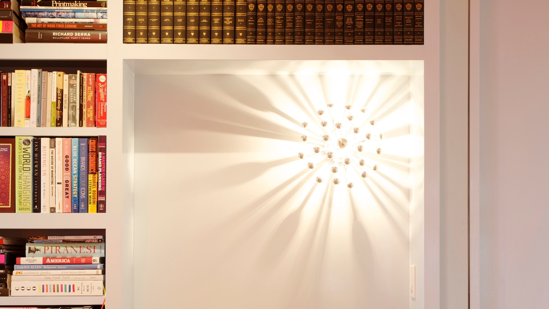 Matéria sobre a decoração da casa de David e Dorothy Measer em Los Angeles (imagem do NYT, usar apenas no respectivo material) - Ethan Pines/ The New York Times