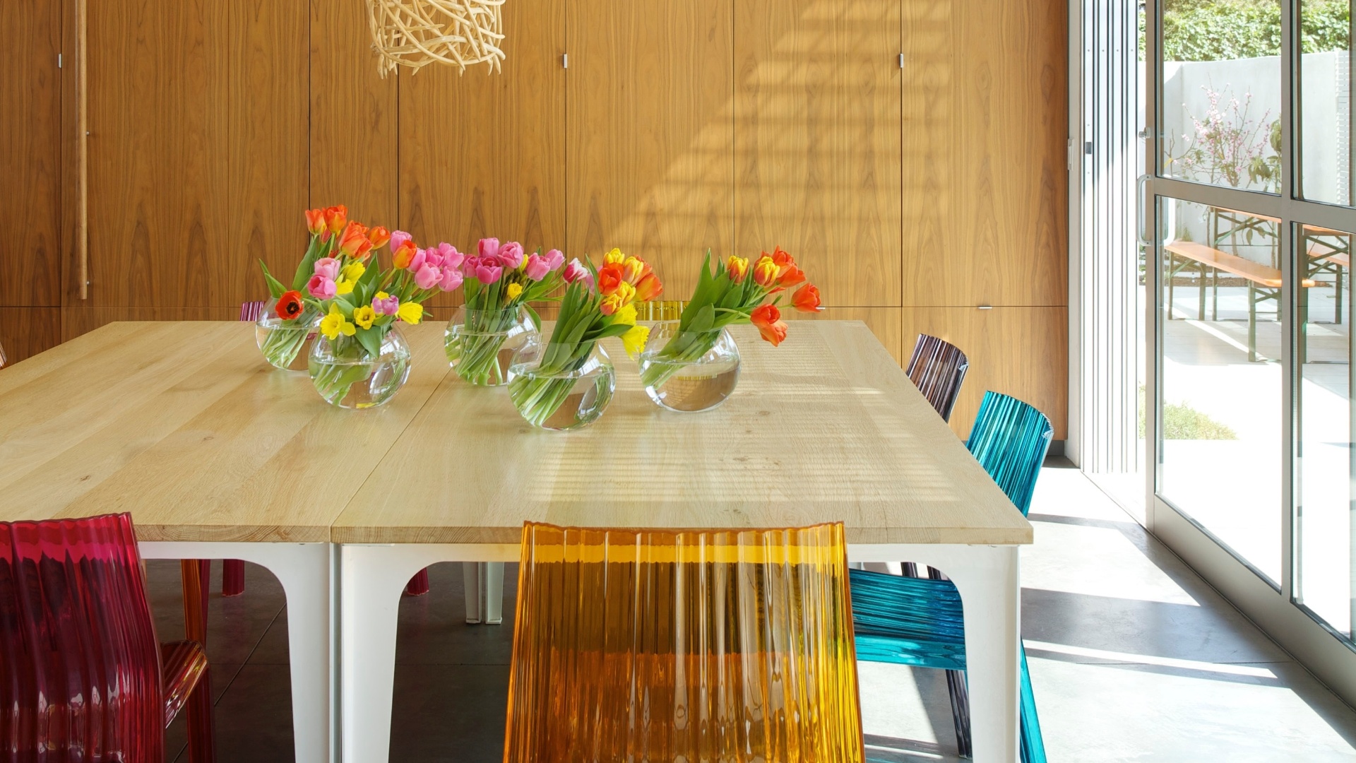 Matéria sobre a decoração da casa de David e Dorothy Measer em Los Angeles (imagem do NYT, usar apenas no respectivo material) - Ethan Pines/ The New York Times