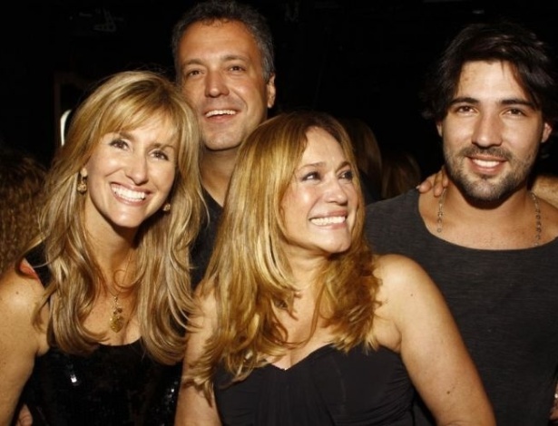 Susana Vieira em momento família com o filho Rodrigo, a nora Luciana e o namorado Sandro Pedroso