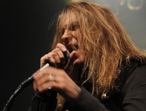 13.jul.2013 - Cantor Sebastian Bach se apresenta em São Paulo com sua banda Big Noize - Taiz Dering/HSBC Brasil